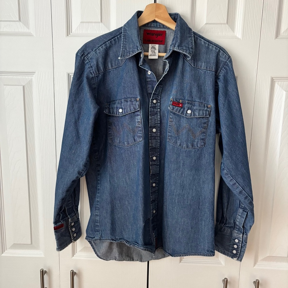 Wrangler Flame Resistant Denim Pearl Snap Shirt EUC